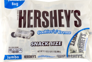 HERSHEY'S Snack Size Cookies ‘n’ Crème Bars, 17.1 oz