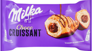 Круассан снизу глазированный и сверху декорированный молочным шоколадом с начинкой с молочным шоколадом Milka м/у 50г