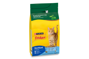 Корм сухий для дорослих котів з лососем та овочами Sterilized Friskies м/у 1.5кг