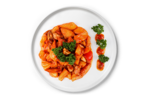 Картопля тушкована з перцем та куркою