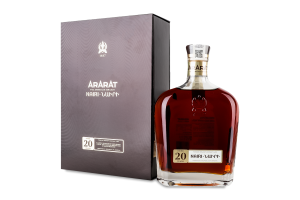 Бренді 700мл 40% вірменський 20YO Nairi Ararat к/у
