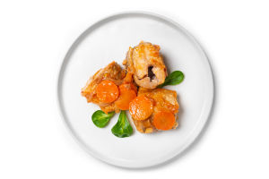 Тушкований Хек з овочами та томатним соусом