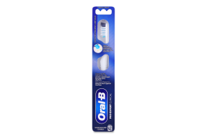 Щетка зубная средней жесткости Глубокая чистка Клиникал Pro-Expert Oral-B 1шт