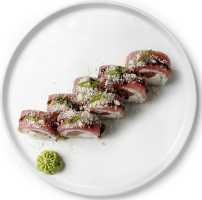 Рол лосось тунець та солодкий чілі