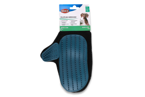 Перчатка для вычесывания шерсти резиновая/тканевая 18х24см №23391 Trixie 1шт