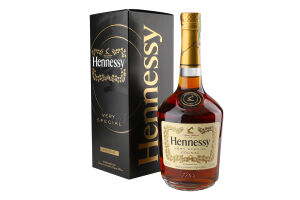 Коньяк 0.5л 40% V.S Hennessy к/у