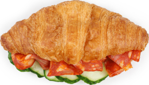 Круасан із салямі