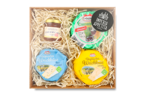 Набір Тріо чіз Сир Брі 60% 125г Кьор де Ліон+Сир Камамбер 45% 125гКобургер+Сир Баварський Блю 24,5% 150г Кобургер+Конфітюр 45г Бонн Маман