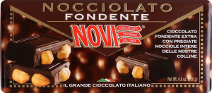 Шоколад чорний Novi з цільним фундуком