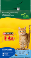Корм сухий для дорослих котів з лососем та овочами Sterilized Friskies м/у 1.5кг