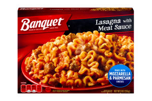 Banquet Lasagna with Meat Sauce