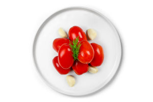 Помидоры маринованные с чесноком