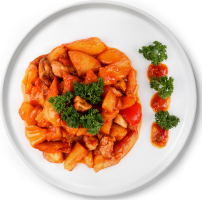 Картопля тушкована з перцем та куркою