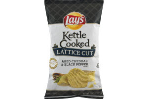 Lay's Kettle Cooked Lattice Cut Aged Cheddar & Black Pepper Potato Chips