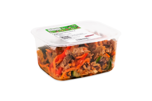 Салат з яловичиною в упаковці