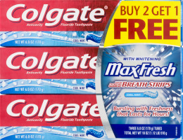 Colgate With Whitening MaxFresh Toothpaste Cool Mint - 3 PK