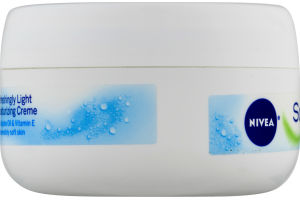 Nivea Soft Moisturizing Creme Face-Body-Hands