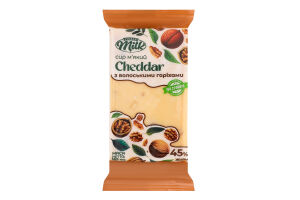 Сир 45% м'який з волоськими горіхами Cheddar Lyubar Milk м/у 165г