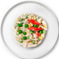 Салат з куркою, крабовими паличками та кукурудзою