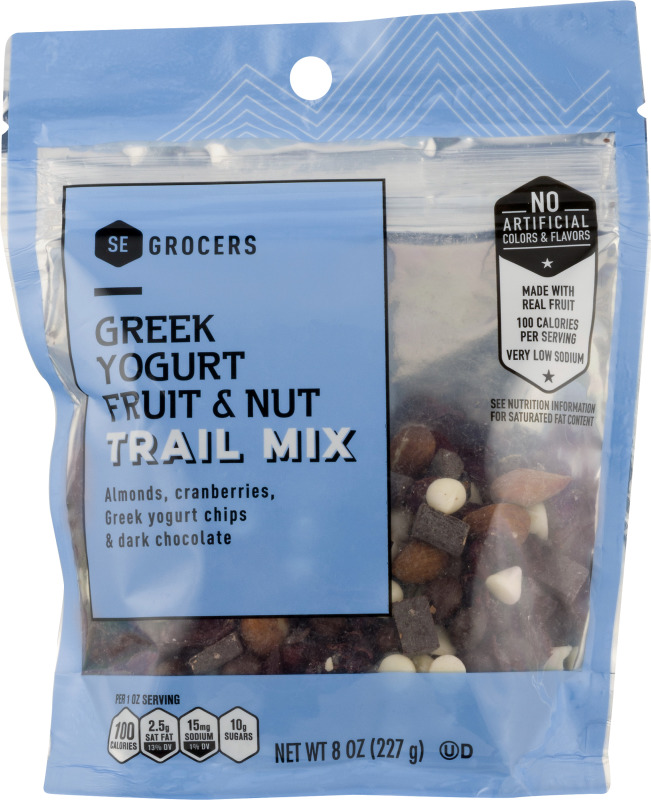 SE Grocers Greek Yogurt Fruit & Nut Trail Mix SE Grocers(38259103944